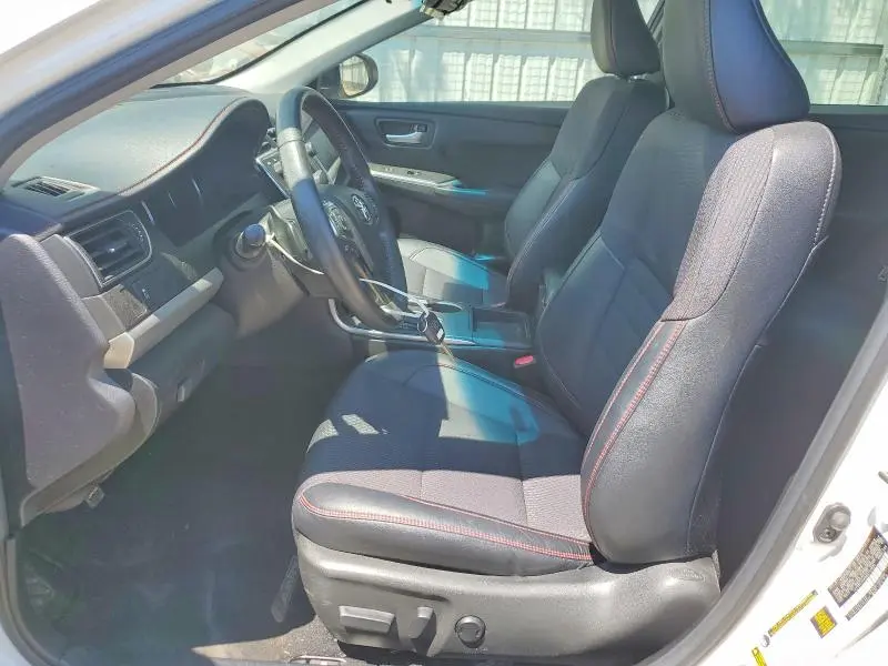 2016 TOYOTA CAMRY SE  