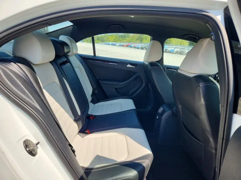 2015 VOLKSWAGEN JETTA SE  