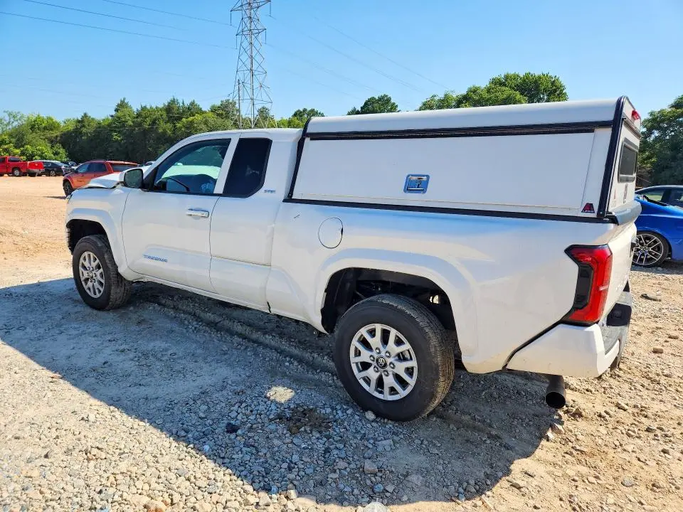 2025 TOYOTA TACOMA SR5  