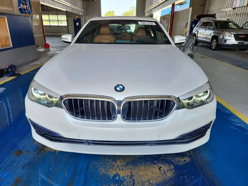 2018 BMW 530E   