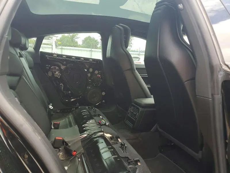 2022 PORSCHE TAYCAN   