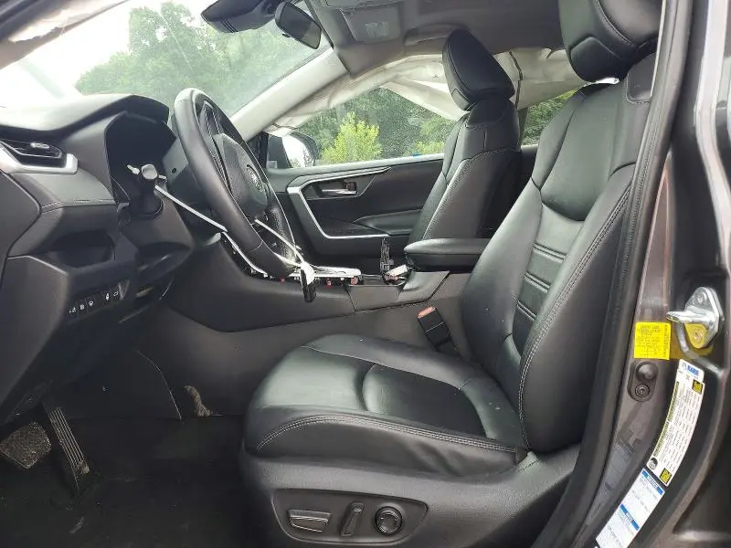 2022 TOYOTA RAV4 XLE PREMIUM  