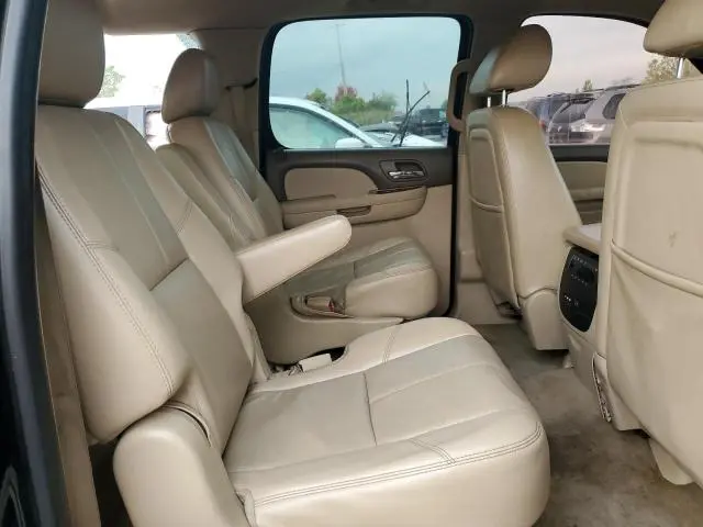 2011 CHEVROLET SUBURBAN K1500 LT  