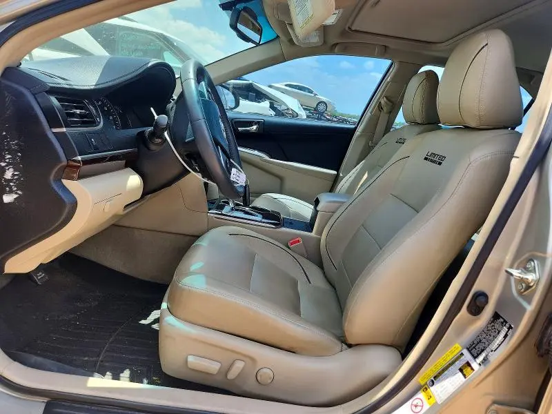 2014 TOYOTA CAMRY XLE  