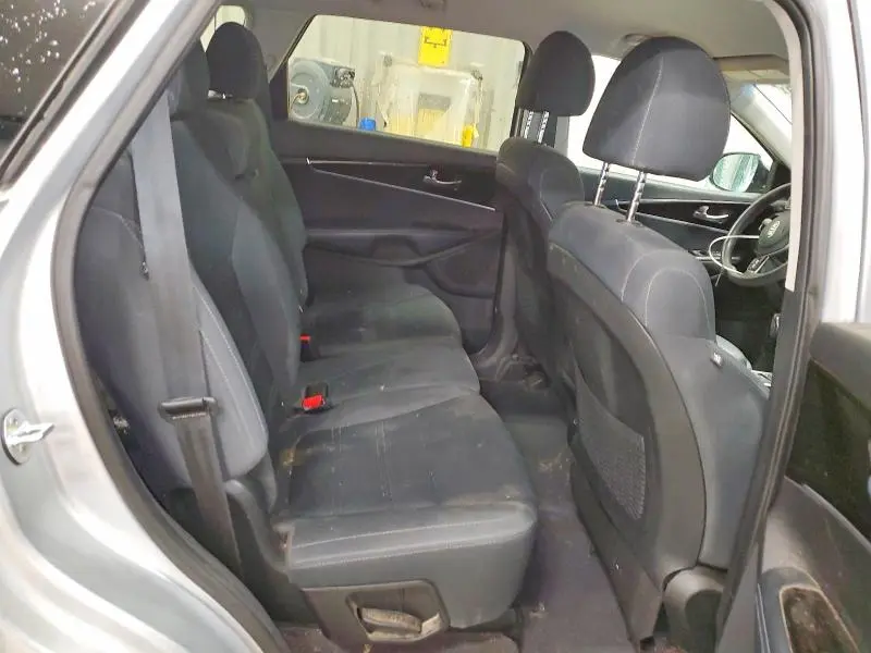 2019 KIA SORENTO LX V6  
