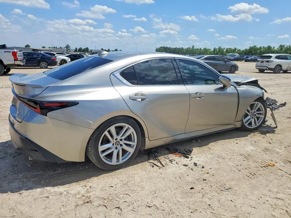 2021 LEXUS IS 300  