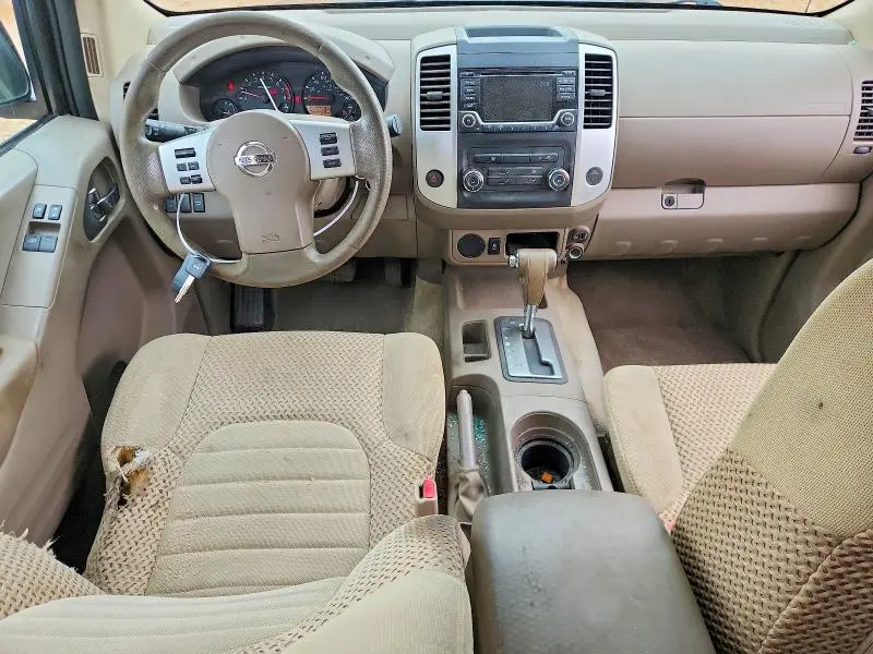 2017 NISSAN FRONTIER SV  