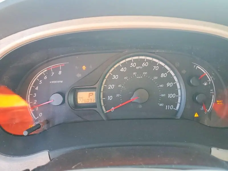 2014 TOYOTA SIENNA LE  