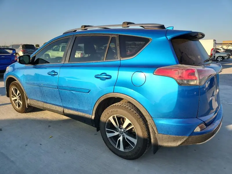 2017 TOYOTA RAV4 XLE  