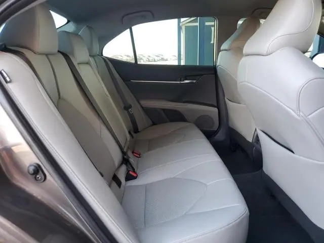 2022 TOYOTA CAMRY XLE  