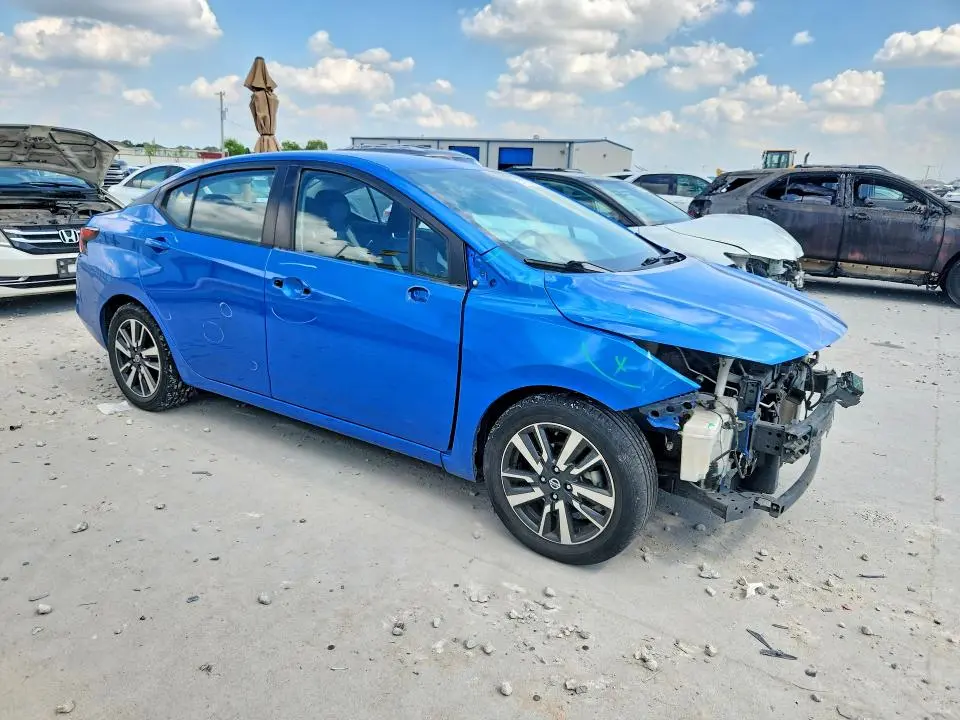 2020 NISSAN VERSA SV  