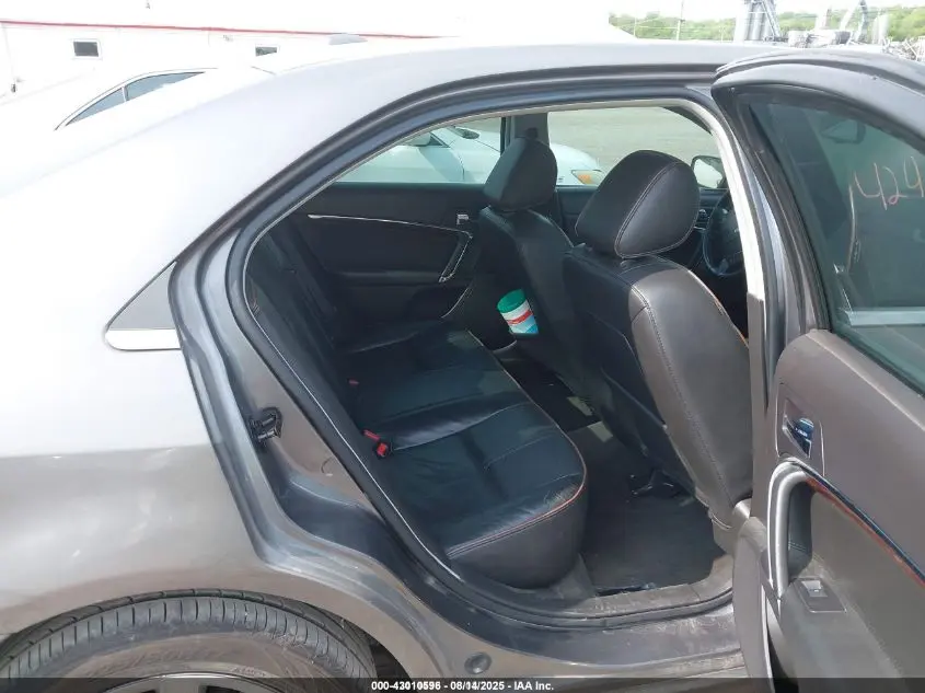 2011 LINCOLN MKZ  