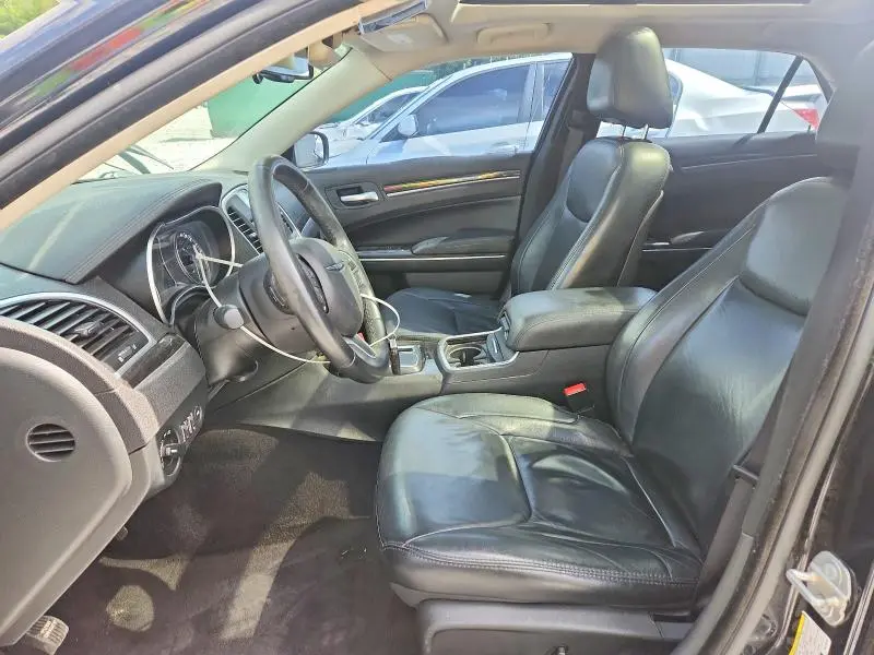 2016 CHRYSLER 300 LIMITED  