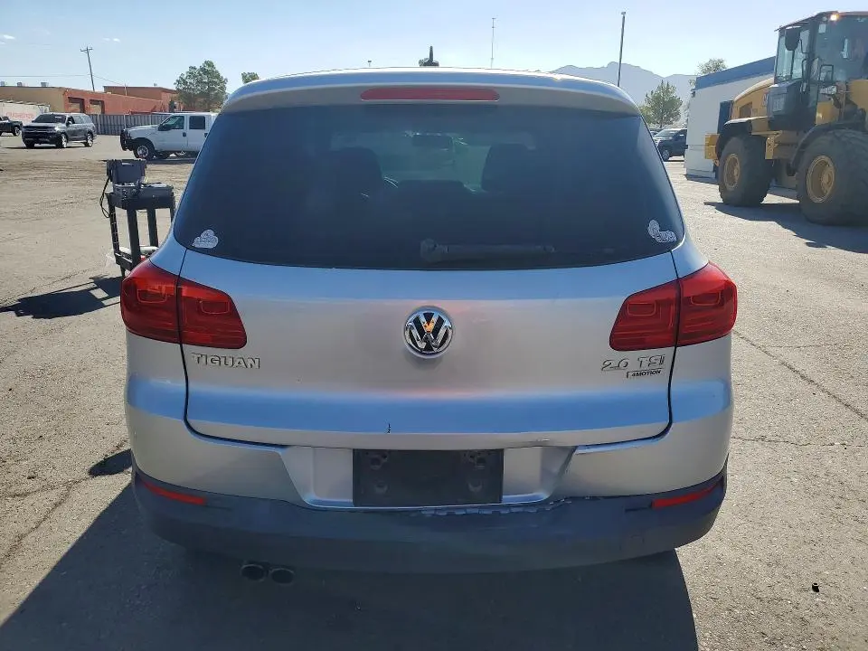 2014 VOLKSWAGEN TIGUAN S  