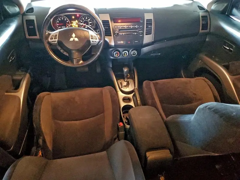 2011 MITSUBISHI OUTLANDER ES  