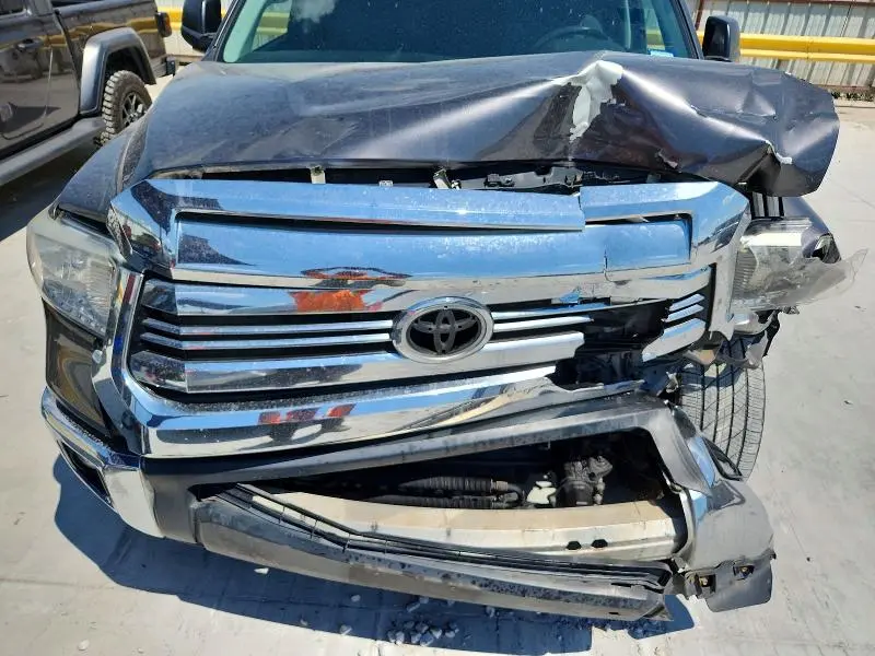 2017 TOYOTA TUNDRA CREWMAX SR5  
