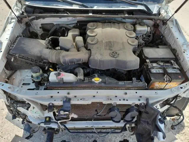 2011 TOYOTA 4RUNNER SR5  