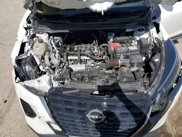 2024 NISSAN KICKS SR  