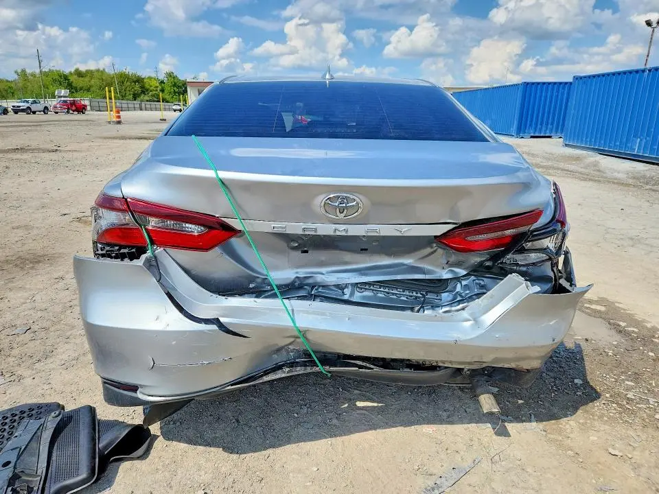 2022 TOYOTA CAMRY LE  