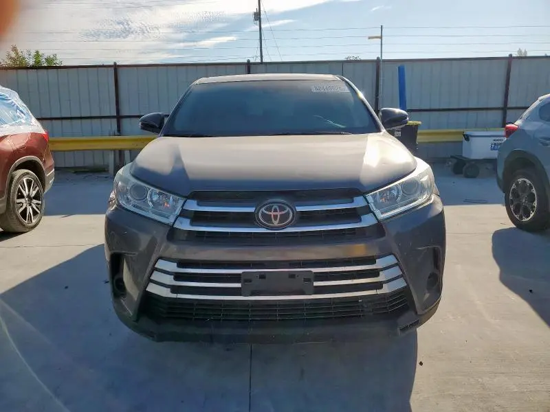 2018 TOYOTA HIGHLANDER LE  
