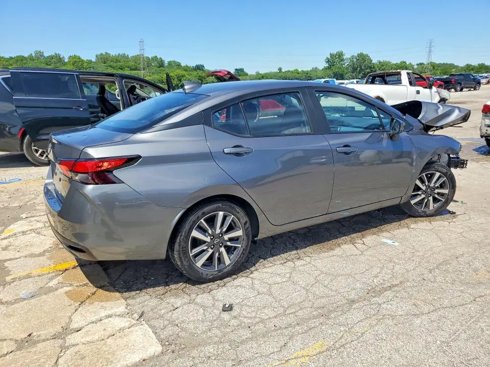 2025 NISSAN VERSA SV  