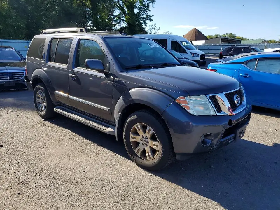 2011 NISSAN PATHFINDER S  
