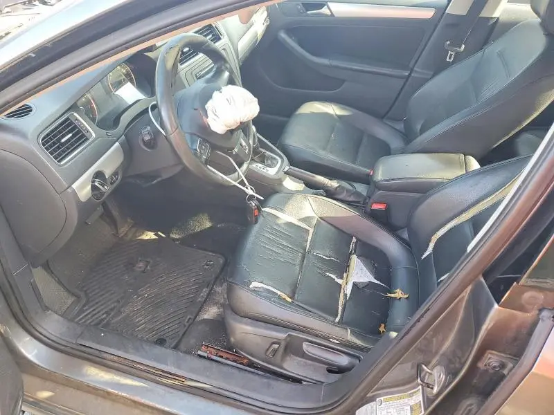 2013 VOLKSWAGEN JETTA SE  