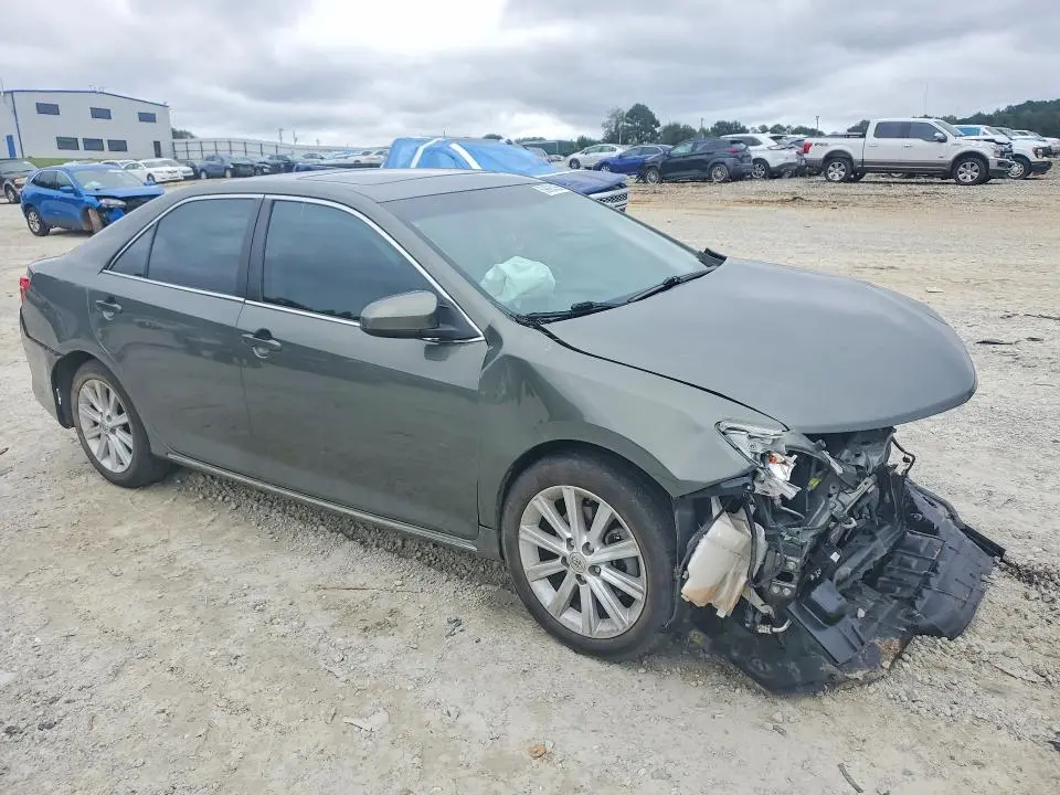 2013 TOYOTA CAMRY XLE  
