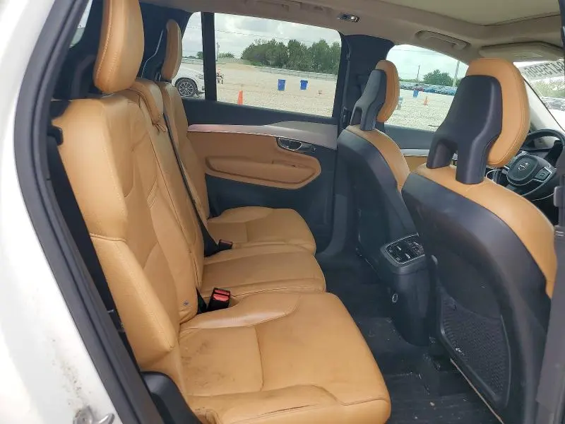 2016 VOLVO XC90 T6  