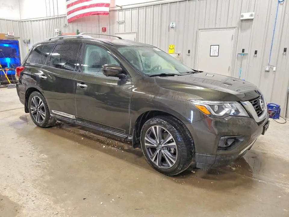 2017 NISSAN PATHFINDER PLATINUM  