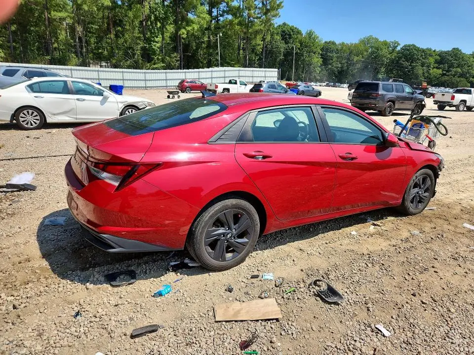 2021 HYUNDAI ELANTRA SEL  