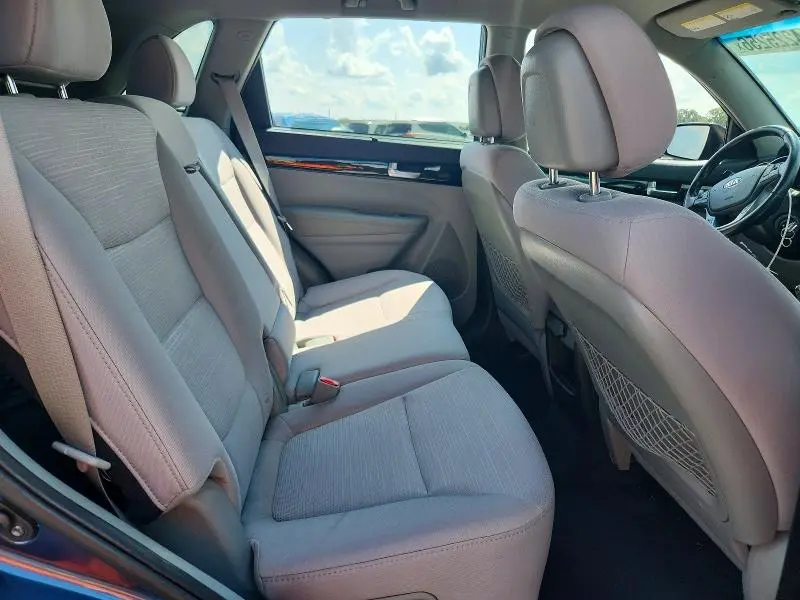 2014 KIA SORENTO LX  