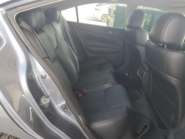 2011 NISSAN MAXIMA S  