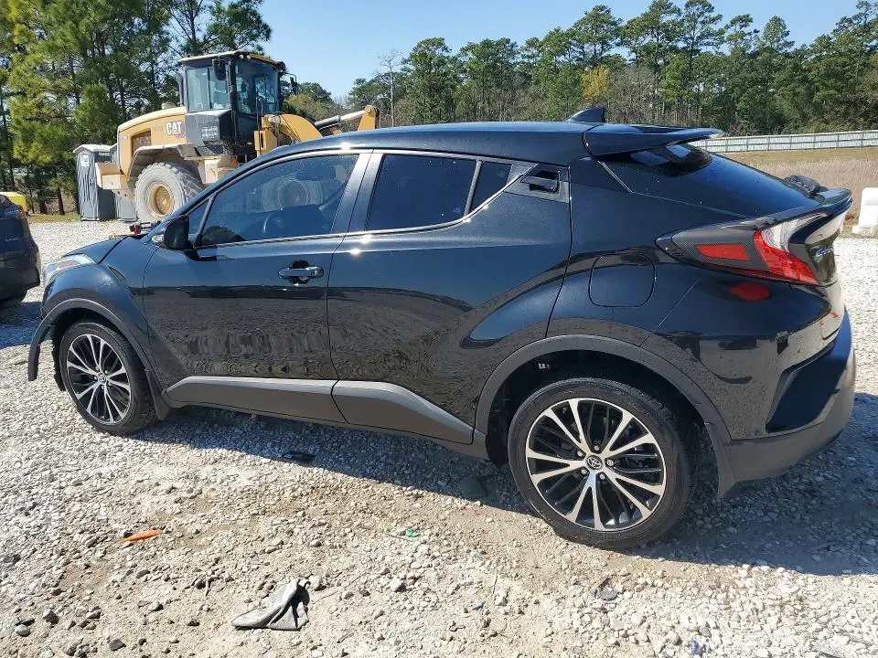 2019 TOYOTA C-HR LE  