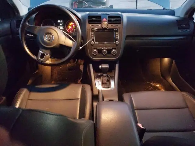 2010 VOLKSWAGEN JETTA SE  