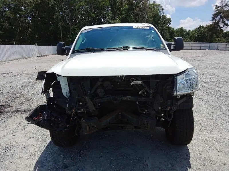 2015 NISSAN TITAN SV  
