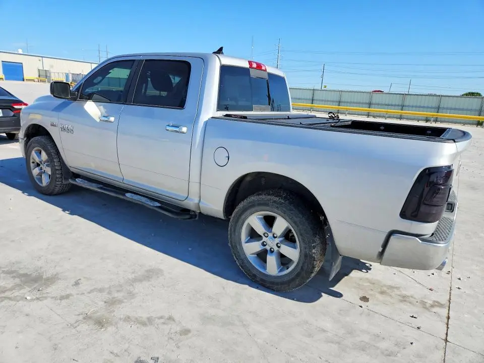 2016 RAM 1500 SLT  