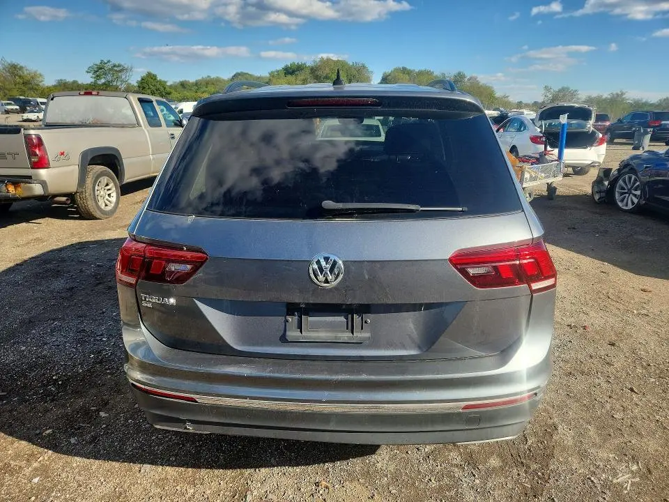 2021 VOLKSWAGEN TIGUAN SE  