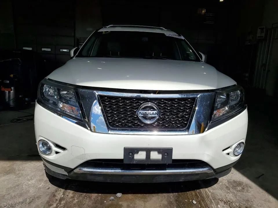 2016 NISSAN PATHFINDER SL  