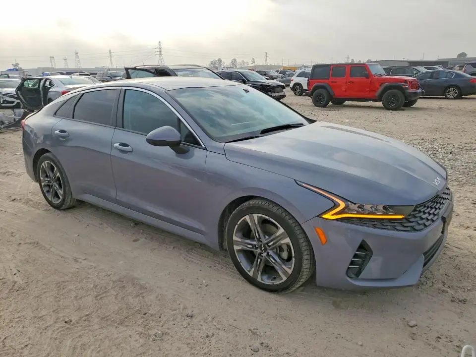 2022 KIA K5 LXS  