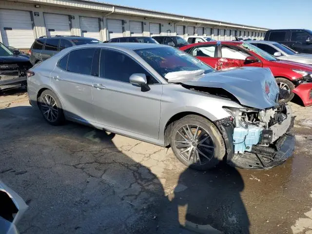 2022 TOYOTA CAMRY XLE  