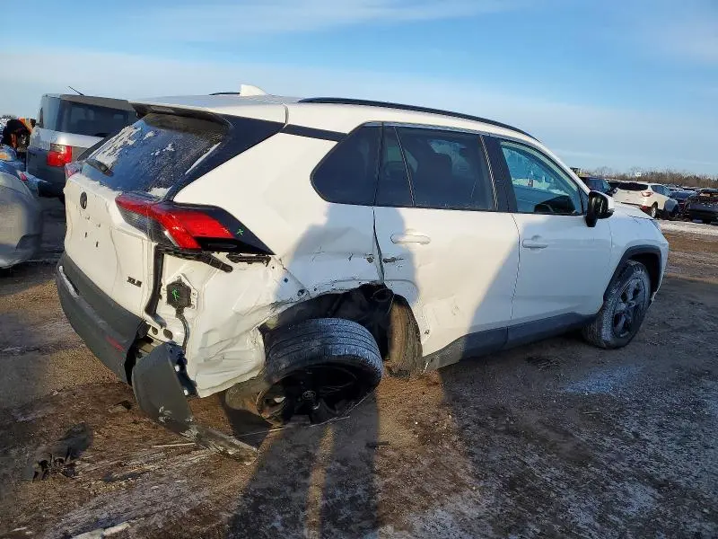 2023 TOYOTA RAV4 XLE  