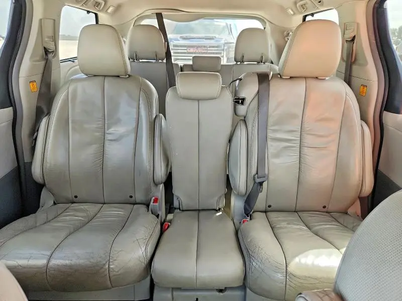 2011 TOYOTA SIENNA XLE 8-PASSENGER  