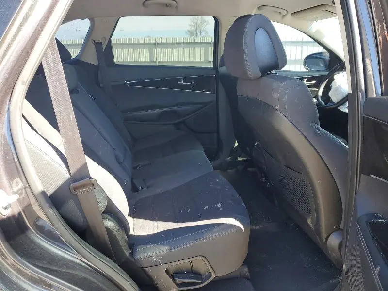 2016 KIA SORENTO LX  