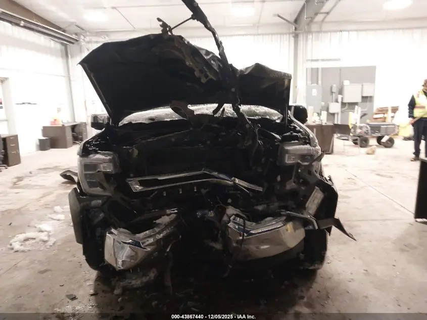 2021 GMC SIERRA 1500 4WD  SHORT BOX SLT