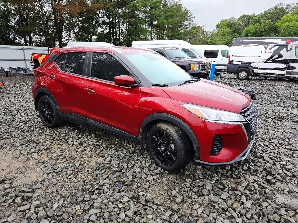 2022 NISSAN KICKS SV  