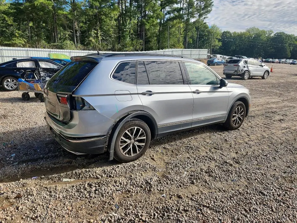 2020 VOLKSWAGEN TIGUAN SE  