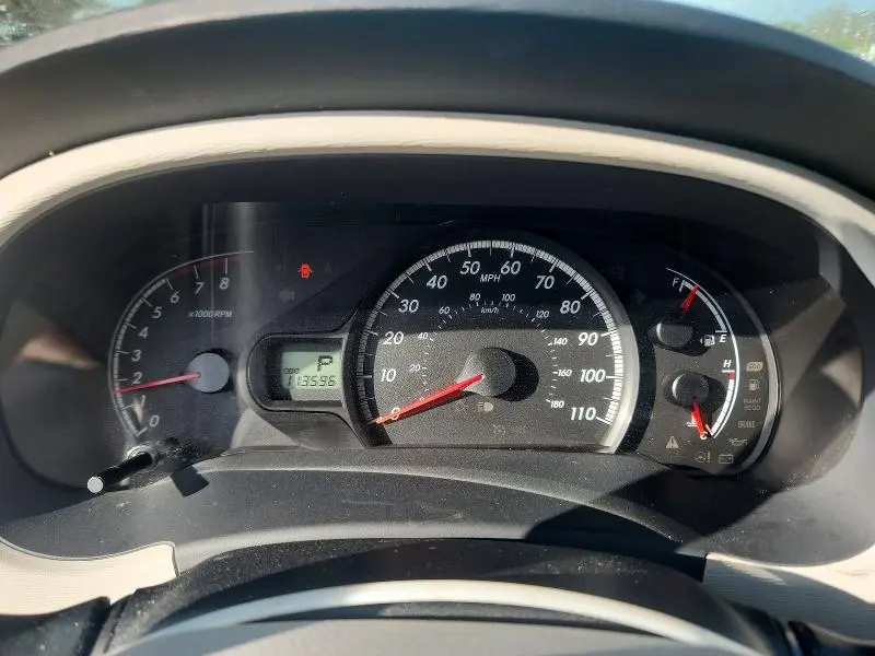 2012 TOYOTA SIENNA LE 8-PASSENGER  