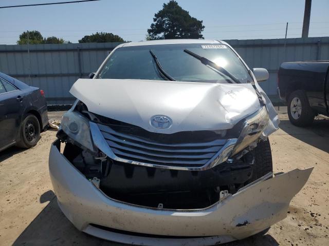 2016 TOYOTA SIENNA XLE