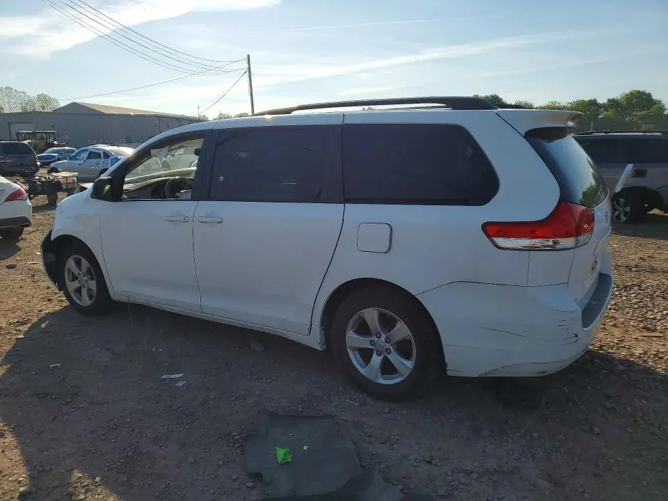 2011 TOYOTA SIENNA LE  